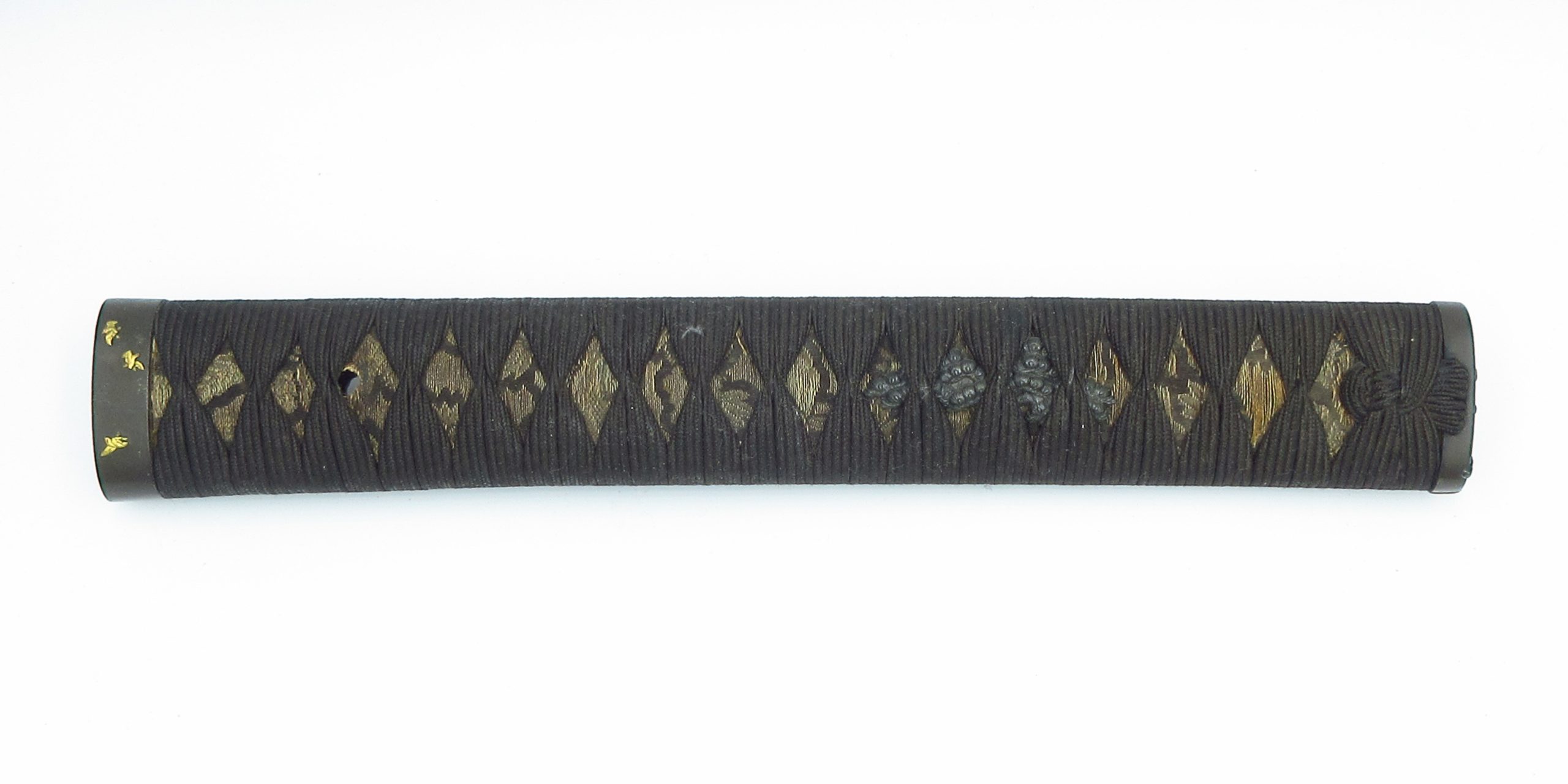 柄前 時代黒正絹捻り巻 縁頭：群千鳥 目貫：松 - 濃州堂